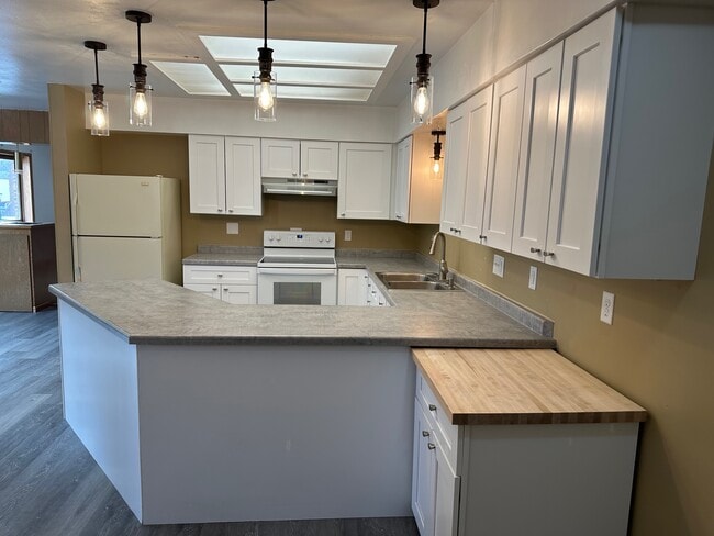 KITCHEN - 43 S Main St