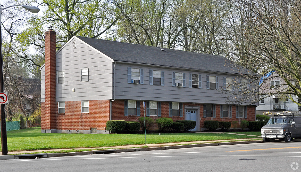 Primary Photo - Laredo Apartments