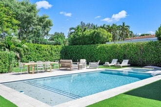 Building Photo - 5950 SW 29th St