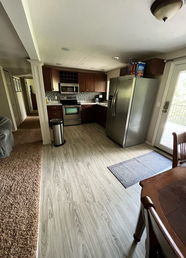 Building Photo - 8146 Deer Run Way