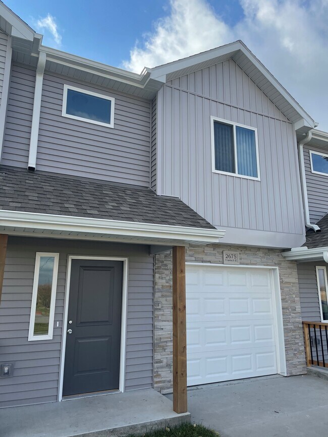 Building Photo - 2675 Laverna St
