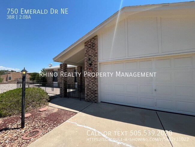 Building Photo - Roomy 3 Bedroom 2 Bathroom Home In Rio Ran...