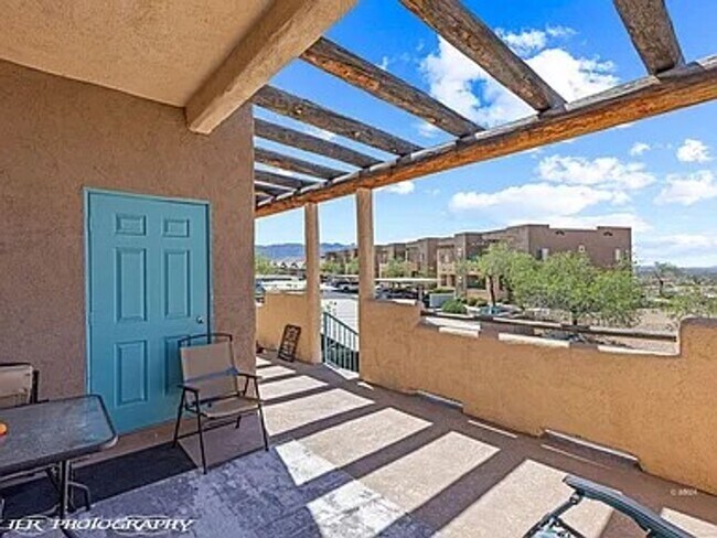 Foto del edificio - APPLICATION PENDING- Spacious & Move-In Re...