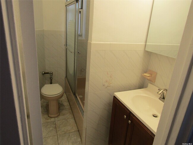 Foto del edificio - 111-35 75th Ave
