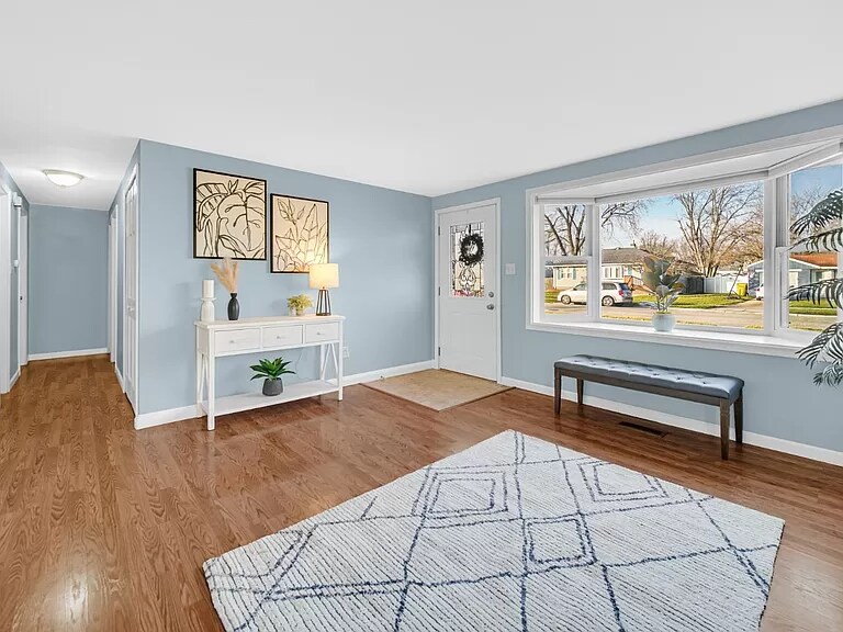 Foto principal - 727 N Rensselaer St