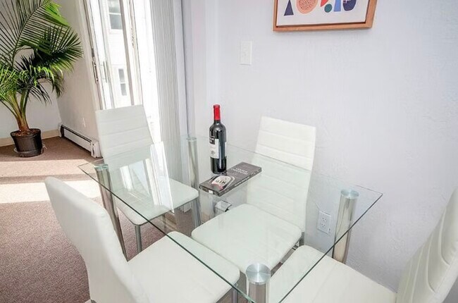 Foto del edificio - 243 Princeton St