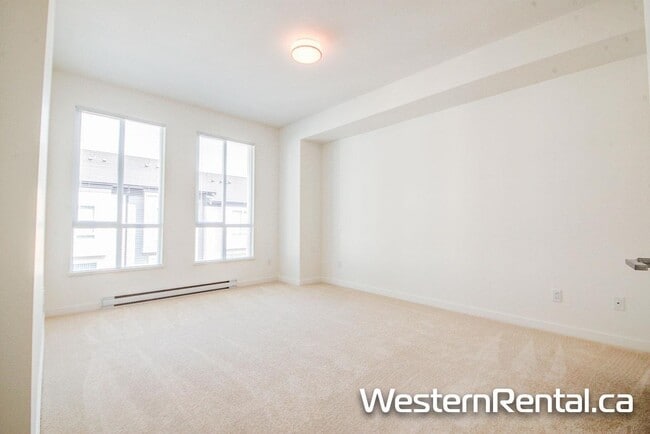 Building Photo - 15898-27 27 Ave