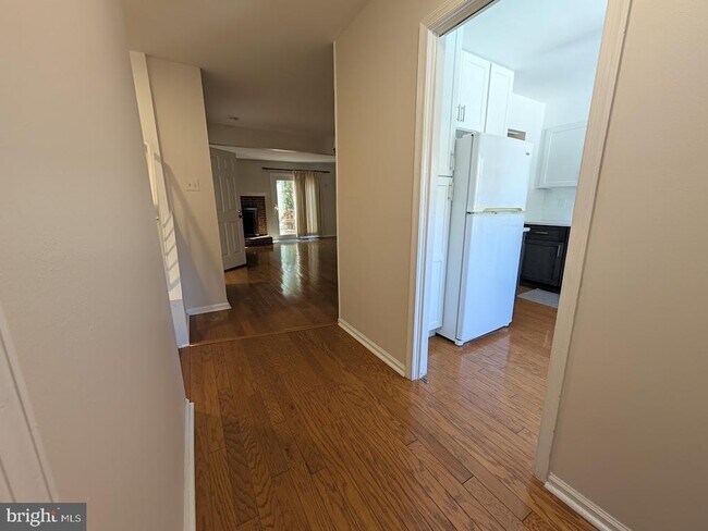 Foto del edificio - 8241 Clifton Farm Ct