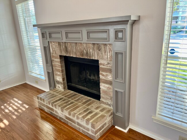 Foto del edificio - 17915 Crystal Knoll