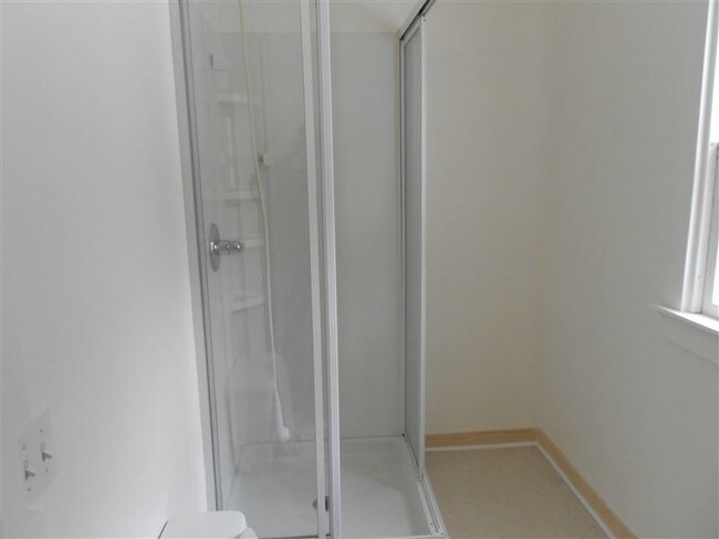 Foto del edificio - Studio, 1 bath House - 821 Lincoln Ave