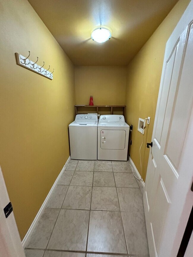 Foto del edificio - Gorgeous big PET FRIENDLY HOUSE