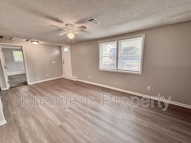 Building Photo - 5640 N Winchester Ave