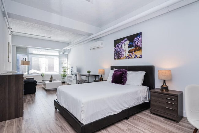 Building Photo - 6547 Rue de Saint-Vallier