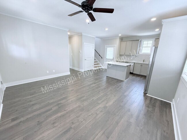 Building Photo - 1212 Ivy Rd