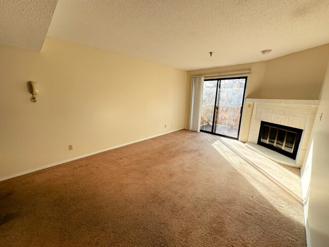 Building Photo - 1340 Brook St
