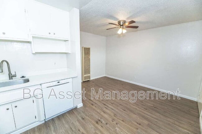 Building Photo - 1928 Ethan Way