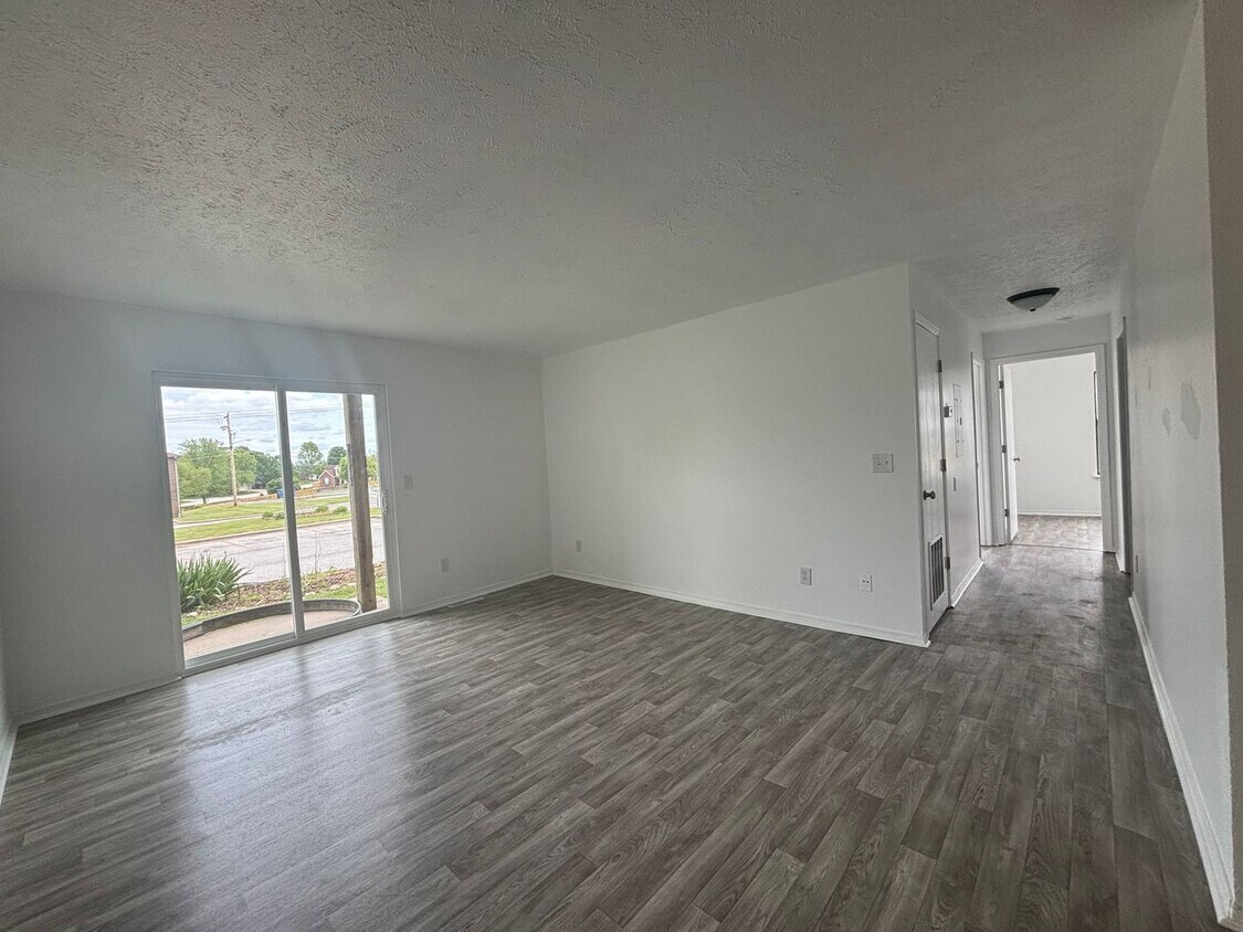 722 Brett Cir Unit Nixa Apartments, Nixa, MO 65714 Room for Rent in Nixa, MO