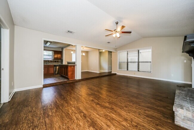 Foto del edificio - 3167 Laurel Grove S