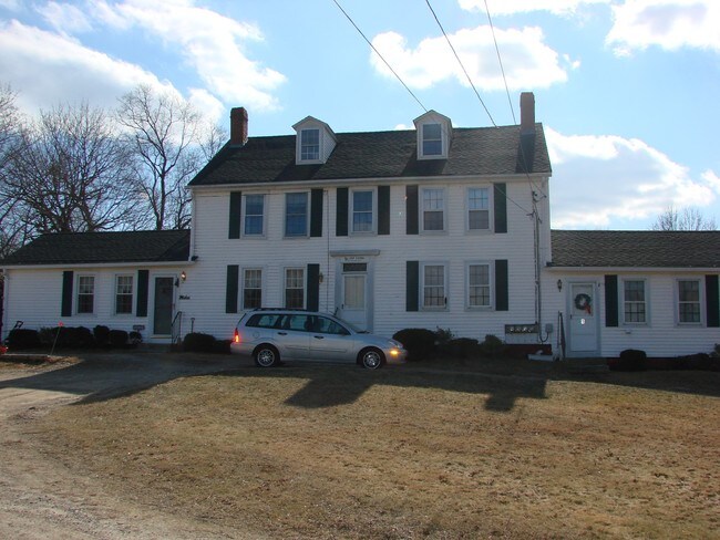 Building Photo - 600 Ten Rod Rd