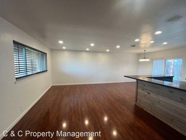 Building Photo - 4 br, 2 bath House - 1770 Luxton St