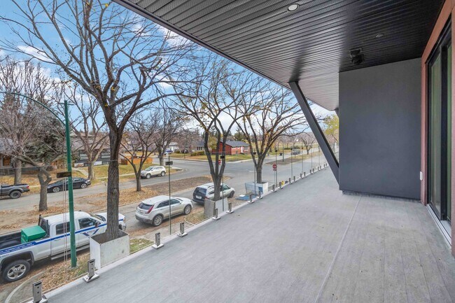 Photo du bâtiment - 1414 Main St