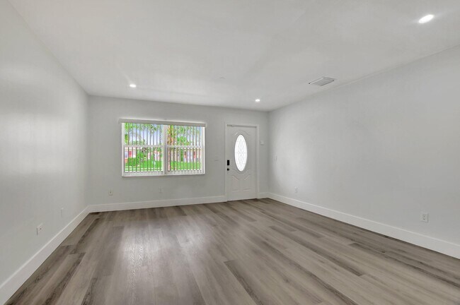 Foto del edificio - 10920 Gable St
