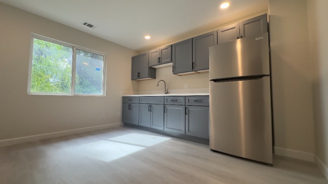 Building Photo - 39391 Tiburon Dr