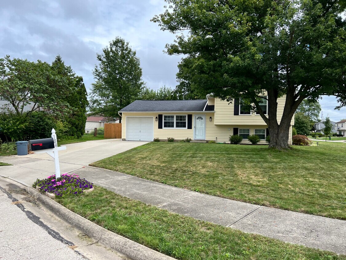 184 Kenmore Ct, Westerville, OH 43081 House Rental in Westerville, OH