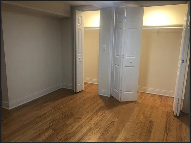 Foto del edificio - 2505 N Hamlin Ave