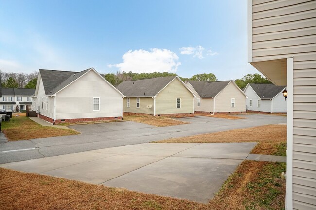 Foto del edificio - Move In Ready Lillington Home!