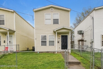 Building Photo - 2221 St Louis Ave