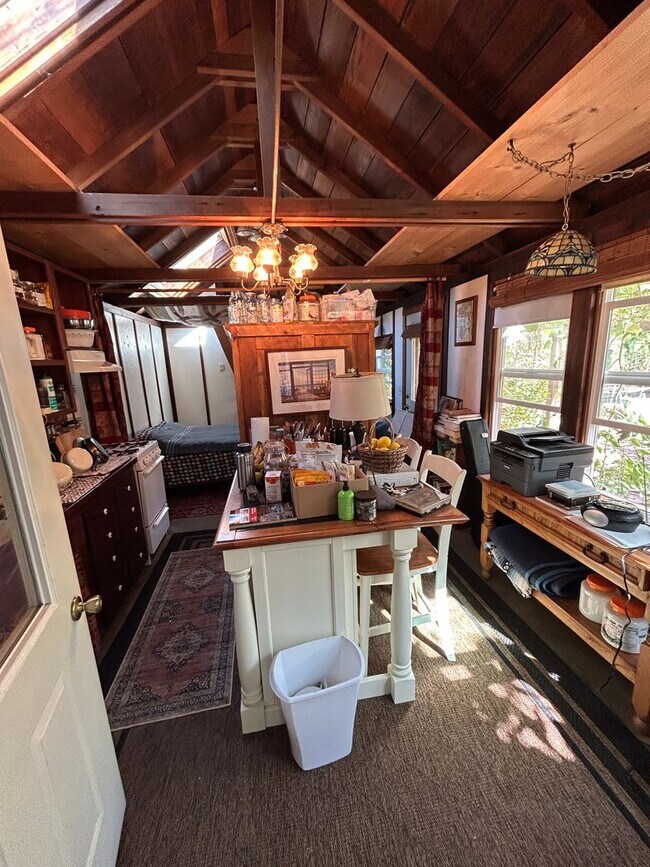 Foto del edificio - Cozy Studio Near Cal Poly Humboldt with Pr...