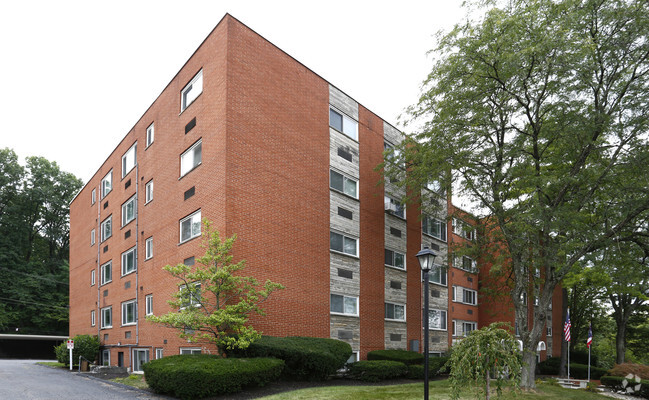 Building Photo - The Cliffs Apartments