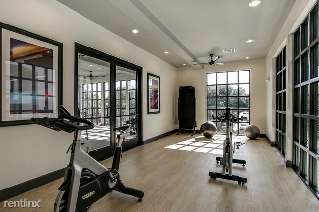 Foto del edificio - 1 br, 1 bath Flat - 4301 Ross Ave