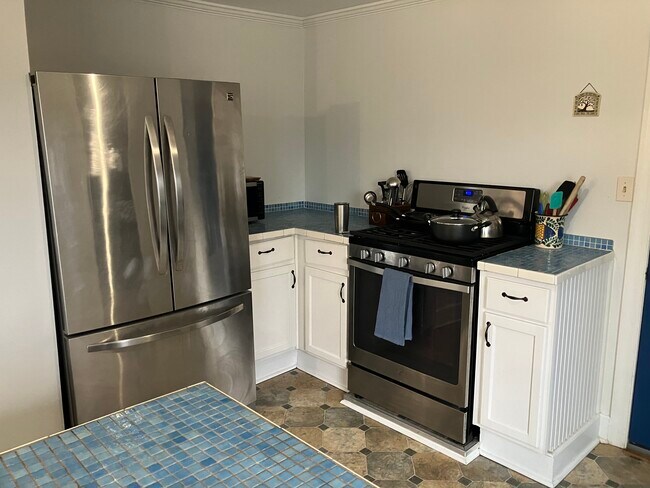 Foto del edificio - 1035 Lynnhurst Ave