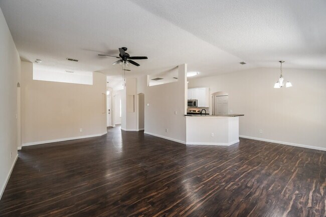Foto del edificio - 2828 Ravine Hill Dr