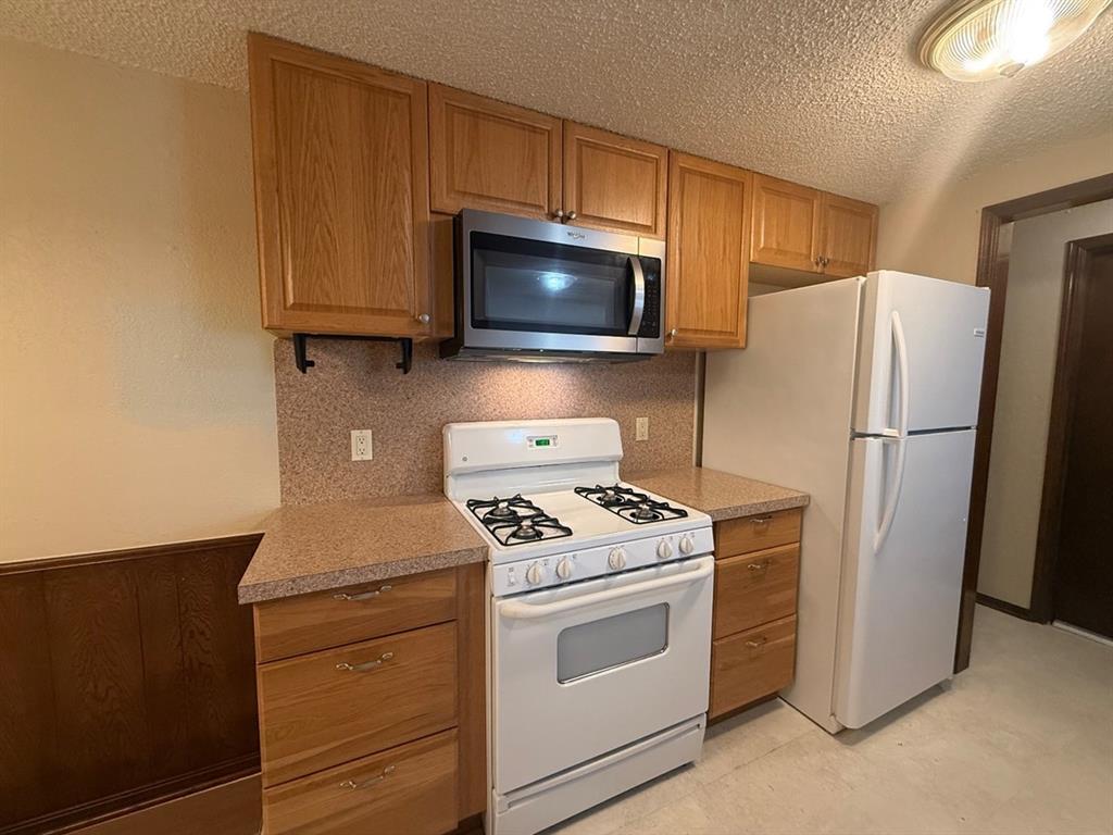 Foto del edificio - 1015 Swan Lake Ct