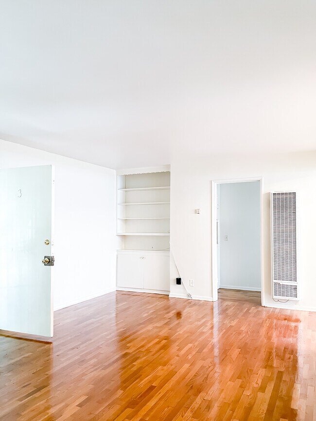 Foto del edificio - 12261 Chandler Blvd