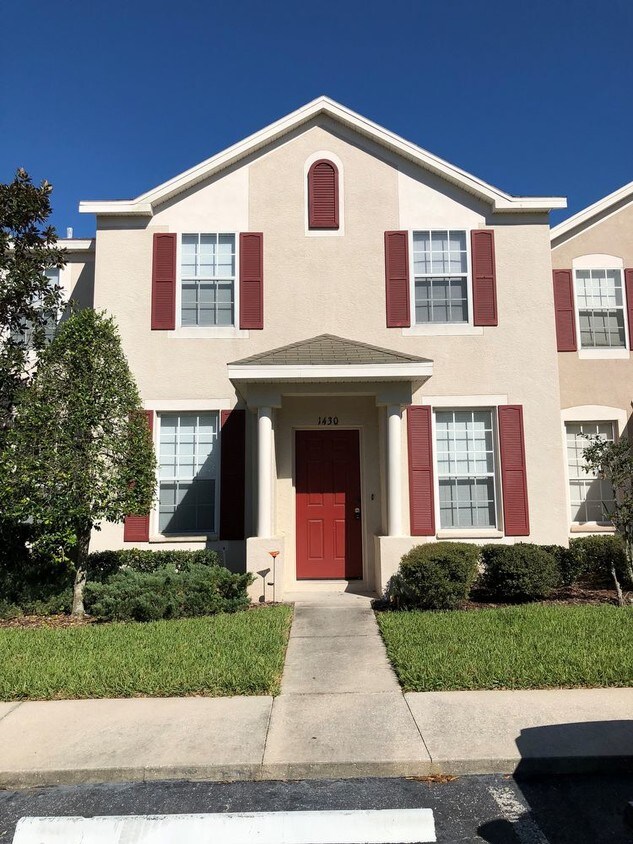 Townhouse in Meadow Pointe House for Rent in Wesley Chapel, FL
