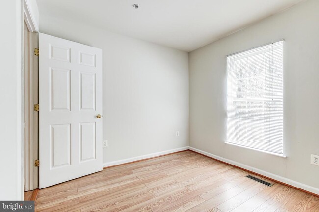 Building Photo - 18715-18715 Harmony Woods Ln