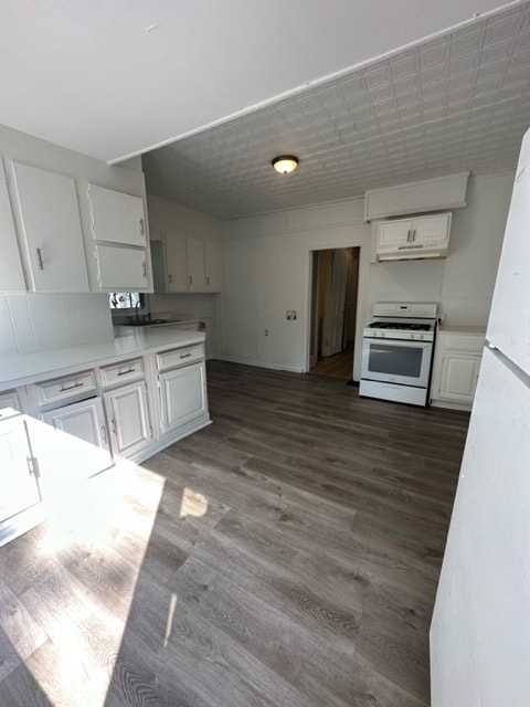 Building Photo - 513 Averill Ave