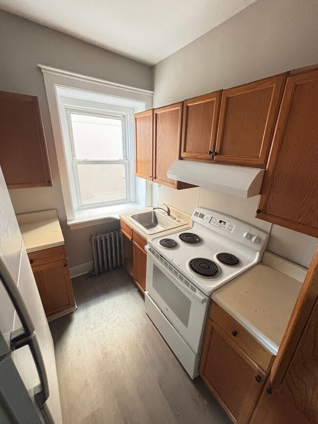 Building Photo - Spacious 3-Bedroom Apartment – 2nd Floor