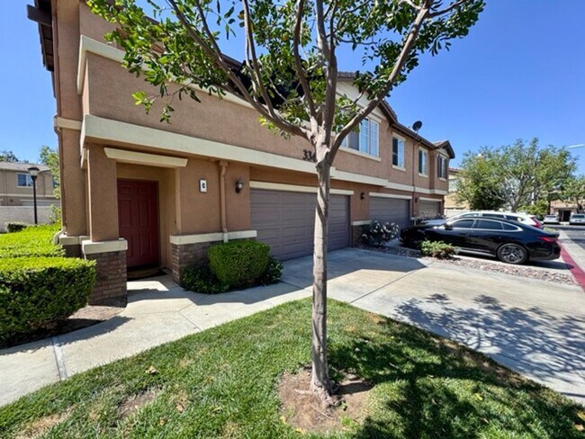 Building Photo - Upgraded 2 bedroom Condo  for LEASE in the...