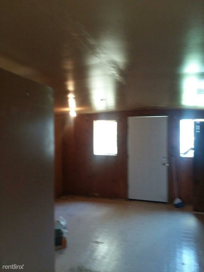 Building Photo - Studio, 1 bath Duplex - G4098 Fenton Rd # 2