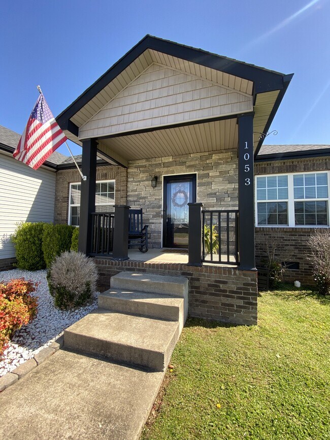 Foto del edificio - 1053 Castlerock Dr