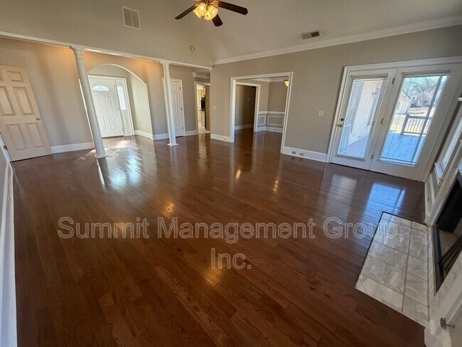 Building Photo - 2405 Twin Creek Ct SW