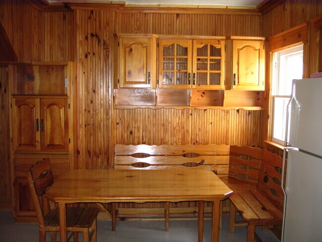 Primera planta: zona de cocina-comedor - 308 E 151st St