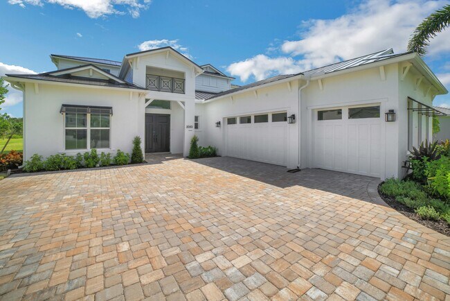 Building Photo - 20161 SE Bridgewater Dr