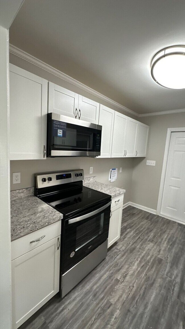 Building Photo - NOW AVAILABLE! - 8634 Mission Hills Rd, Ch...