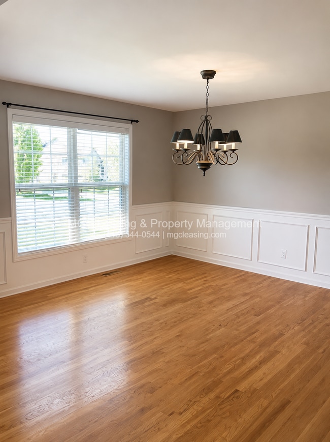 Building Photo - 2116 SW Eyrie Rd
